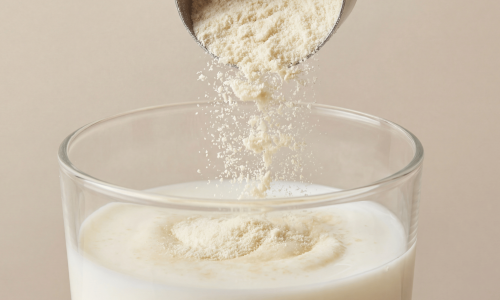 Proteina vegetală vs. whey.