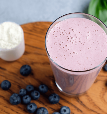 Smoothie proteic cu seminte de canepa