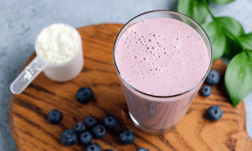Smoothie proteic cu seminte de canepa