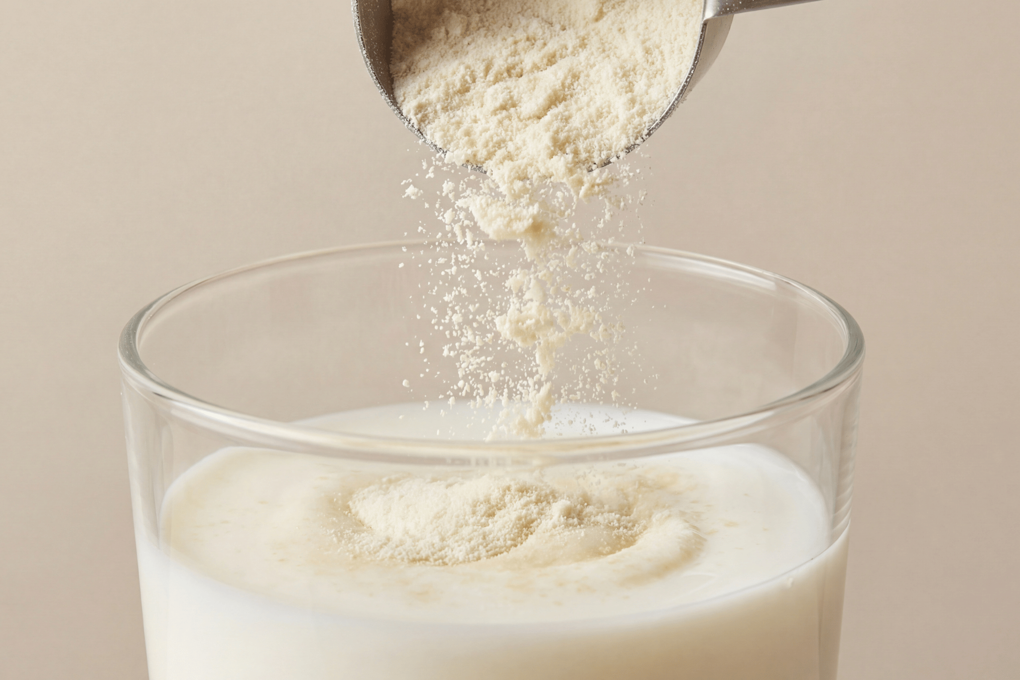 Proteina vegetală vs. whey.